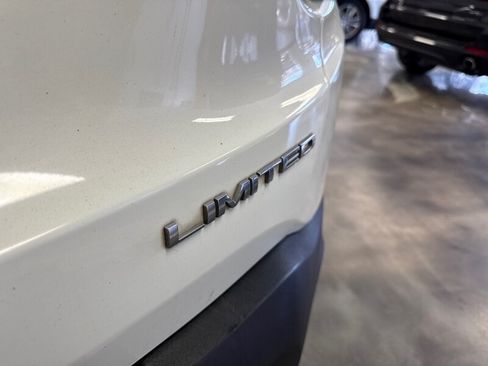 Used 2016 Jeep Renegade Limited FWD image 9