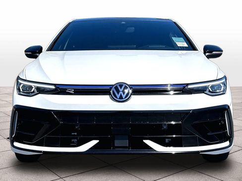 Used 2025 Volkswagen Golf AWD/4WD image 3
