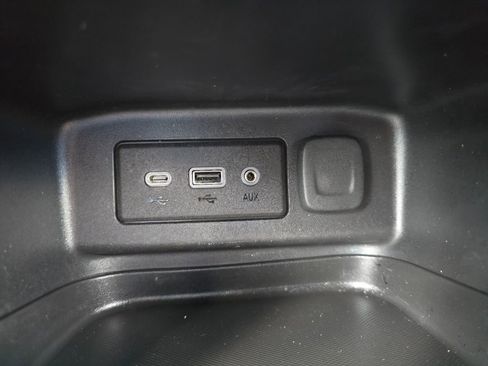 Used 2022 Chevrolet Equinox LT FWD image 22