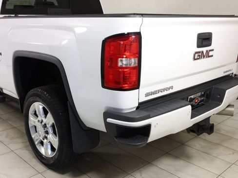 Used 2019 GMC Sierra 2500 Denali w/ Duramax Plus Package AWD/4WD image 43
