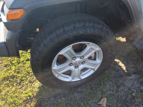 Used 2024 Jeep Wrangler Sport image 7