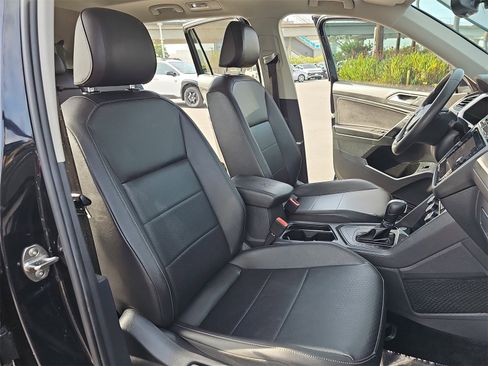 Certified 2020 Volkswagen Tiguan SEL image 10