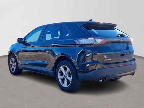 Used 2017 Ford Edge SE image 3