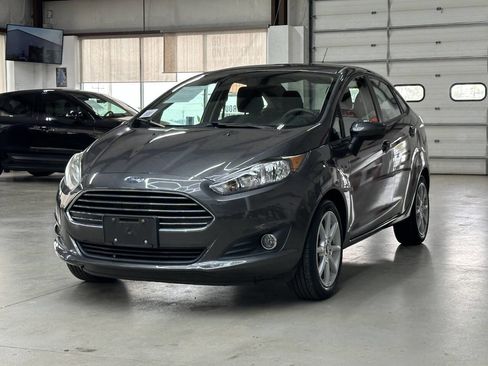 Used 2017 Ford Fiesta SE w/ Equipment Group 201A image 5