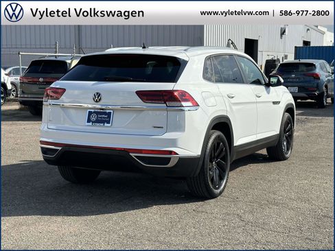 Certified 2023 Volkswagen Atlas Cross Sport SE image 3