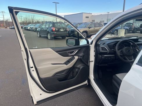 Used 2023 Subaru Forester Premium image 27