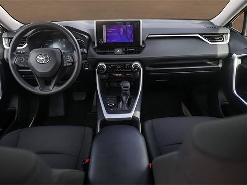 Used 2024 Toyota RAV4 XLE image 21