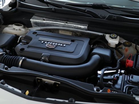 Used 2023 Cadillac XT4 Sport image 33