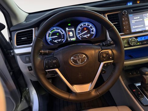 Used 2019 Toyota Highlander Limited image 12