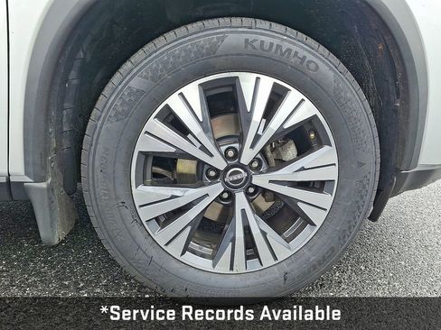 Used 2022 Nissan Rogue SV image 9