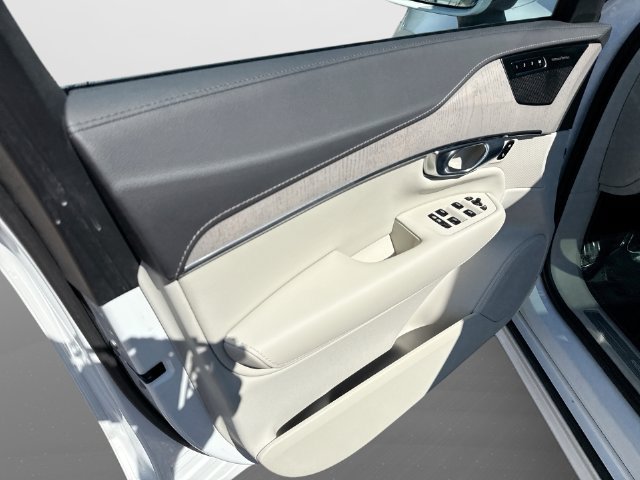 Certified 2024 Volvo XC90 T8 Ultimate w/ Protection Package AWD/4WD image 18