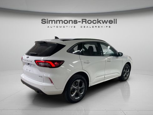 Used 2023 Ford Escape ST-Line w/ Tech Pack #1 AWD/4WD image 5