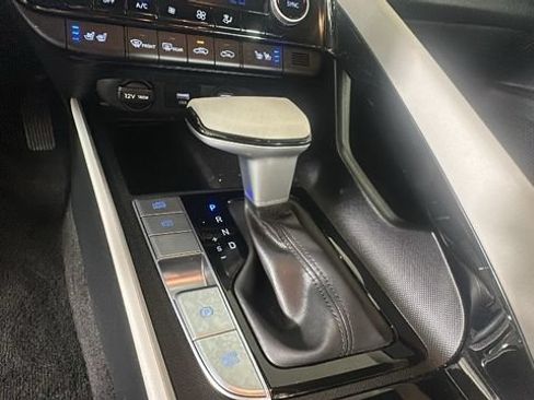 Certified 2023 Hyundai Elantra Limited FWD image 20