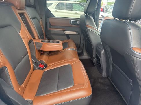Used 2022 Ford Bronco Outer Banks w/ Sasquatch Package AWD/4WD image 41
