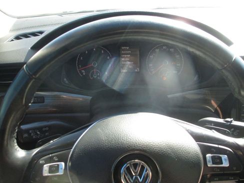 Used 2020 Volkswagen Passat 2.0T R-Line FWD image 24