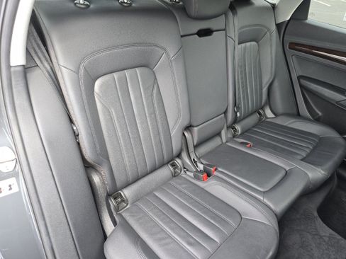 Used 2018 Audi Q5 2.0T Premium AWD/4WD image 19