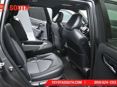 Used 2023 Toyota Highlander XSE AWD/4WD image 35
