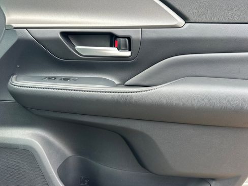 New 2026 Toyota Grand Highlander XLE image 21