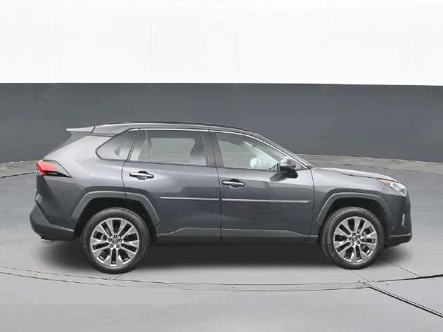 Used 2019 Toyota RAV4 Limited FWD image 16
