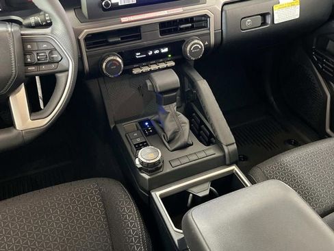 New 2026 Toyota 4Runner SR5 AWD/4WD image 14