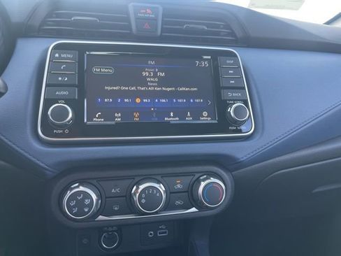 Used 2025 Nissan Versa SV w/ Trunk Package image 16