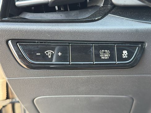Certified 2025 Kia Niro LX FWD image 22