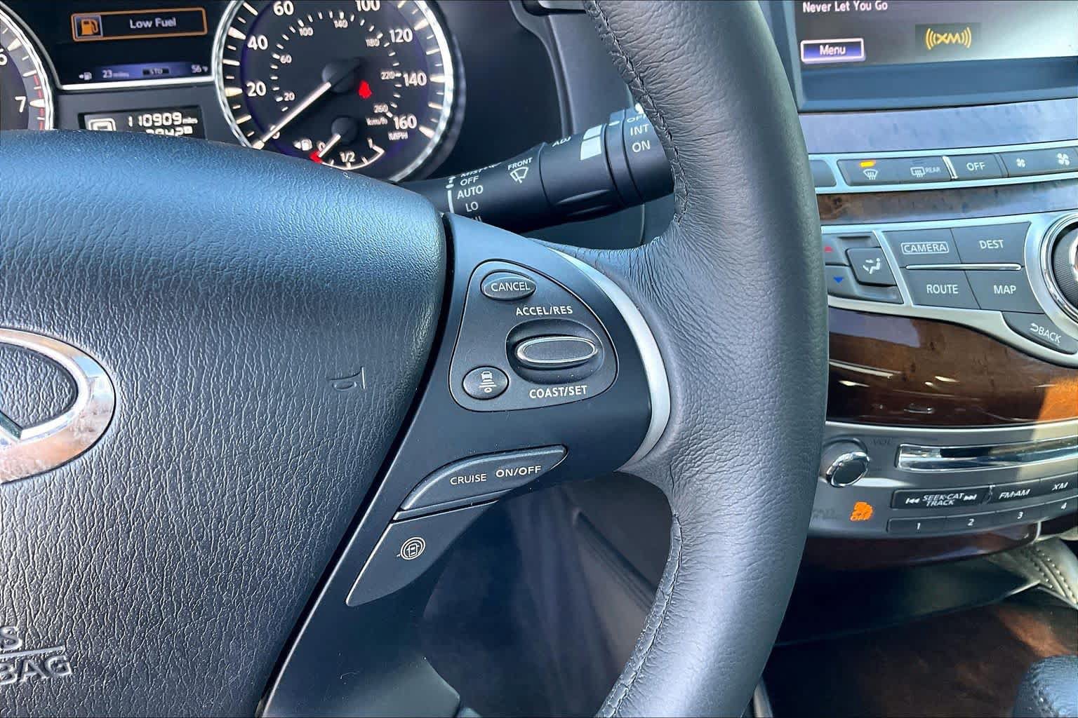 Used 2013 INFINITI JX35 AWD w/ Premium Pkg image 24