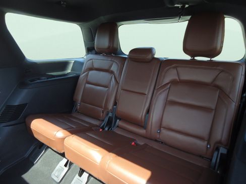 Used 2025 Lincoln Navigator Reserve AWD/4WD image 29
