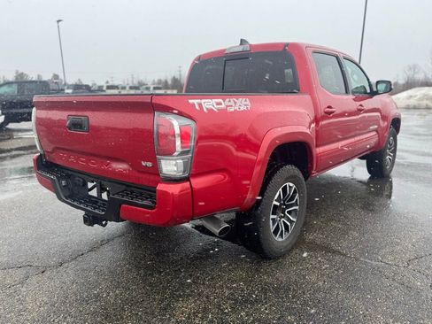 Used 2022 Toyota Tacoma TRD Sport AWD/4WD image 5