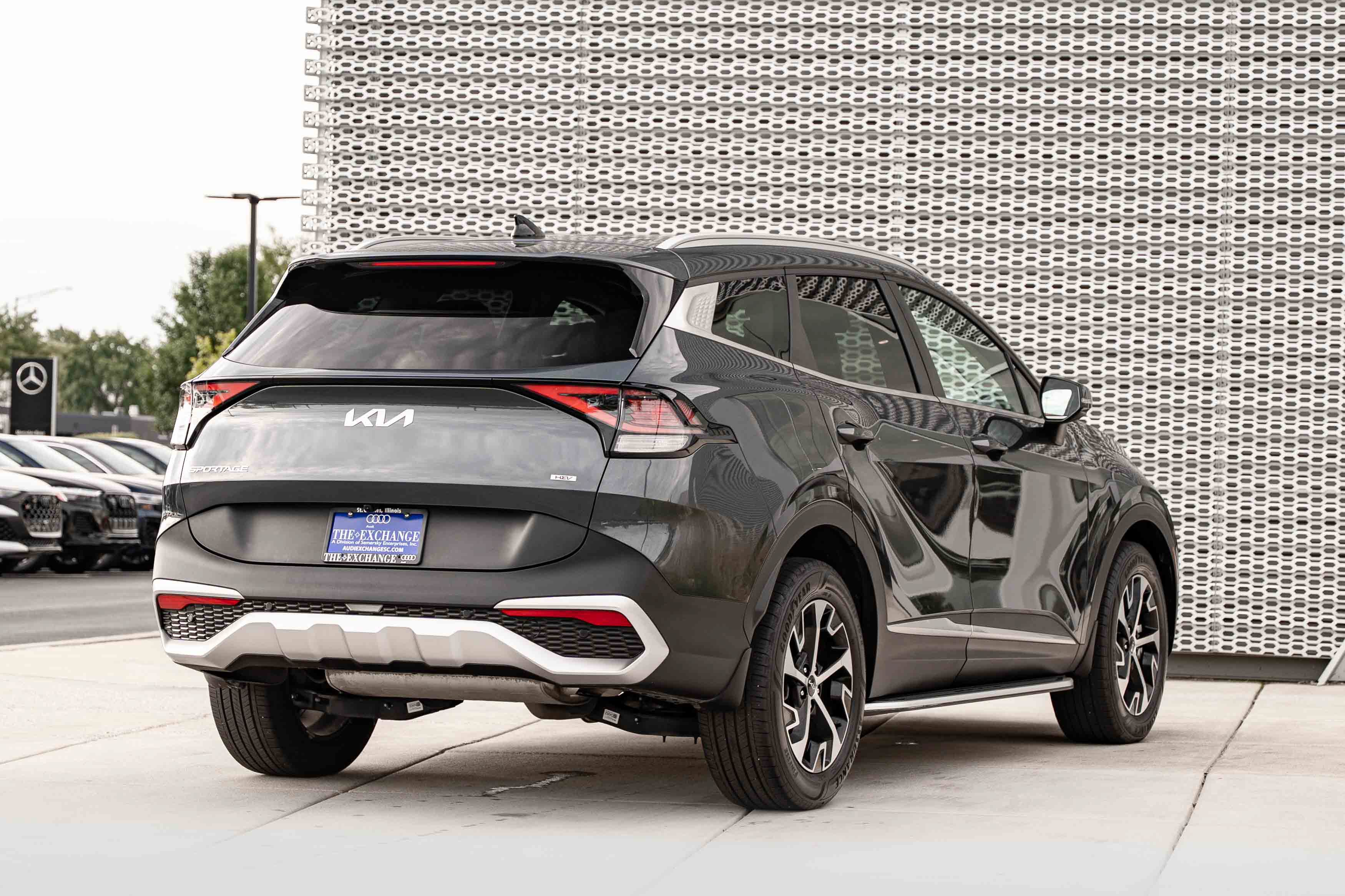 Used 2023 Kia Sportage EX AWD/4WD image 4
