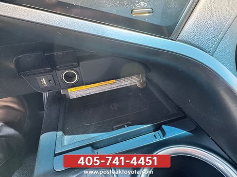 Used 2019 Toyota Camry XSE FWD image 11