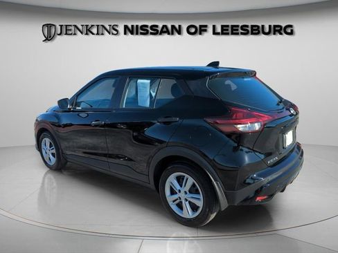 Certified 2022 Nissan Kicks S image 10