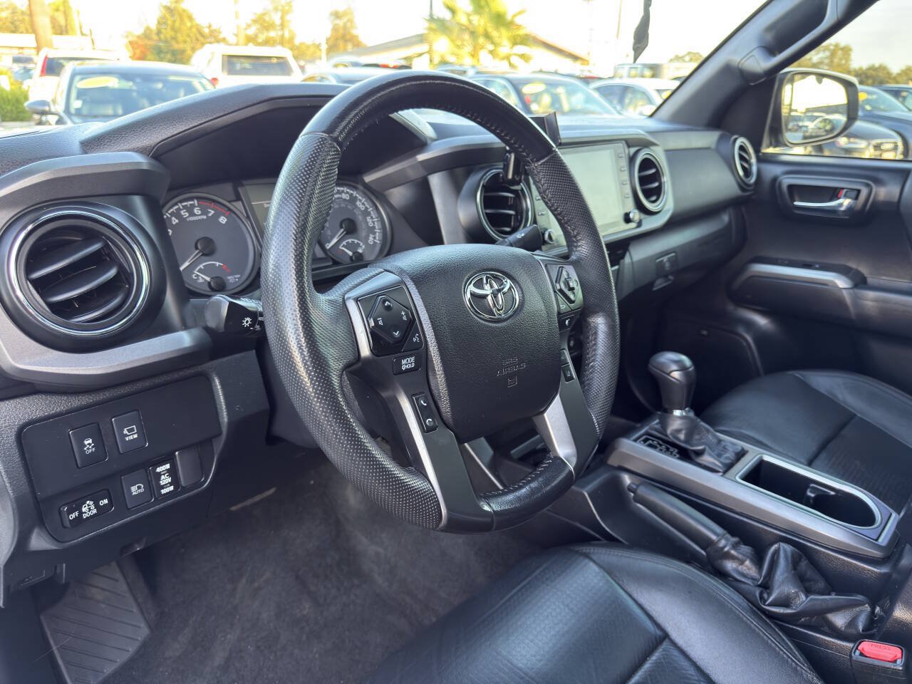 Used 2021 Toyota Tacoma TRD Off-Road w/ TRD Premium Off Road Package AWD/4WD image 16