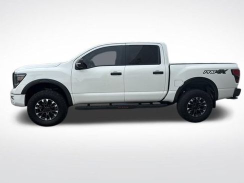 Used 2023 Nissan Titan PRO-4X w/ Pro-4x Convenience Package AWD/4WD image 9