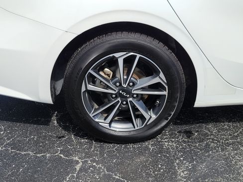 Used 2024 Kia Forte LXS FWD image 7