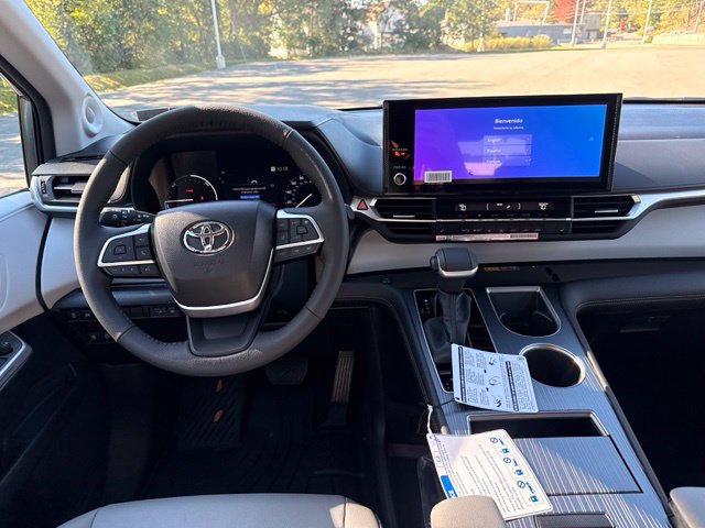 New 2026 Toyota Sienna XLE AWD/4WD image 19