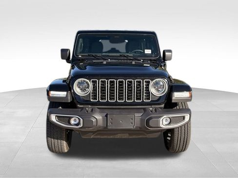 Used 2025 Jeep Wrangler Unlimited Sahara AWD/4WD image 4