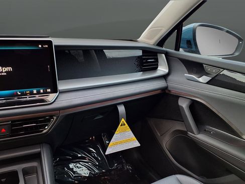 New 2026 Volkswagen Tiguan SE image 47