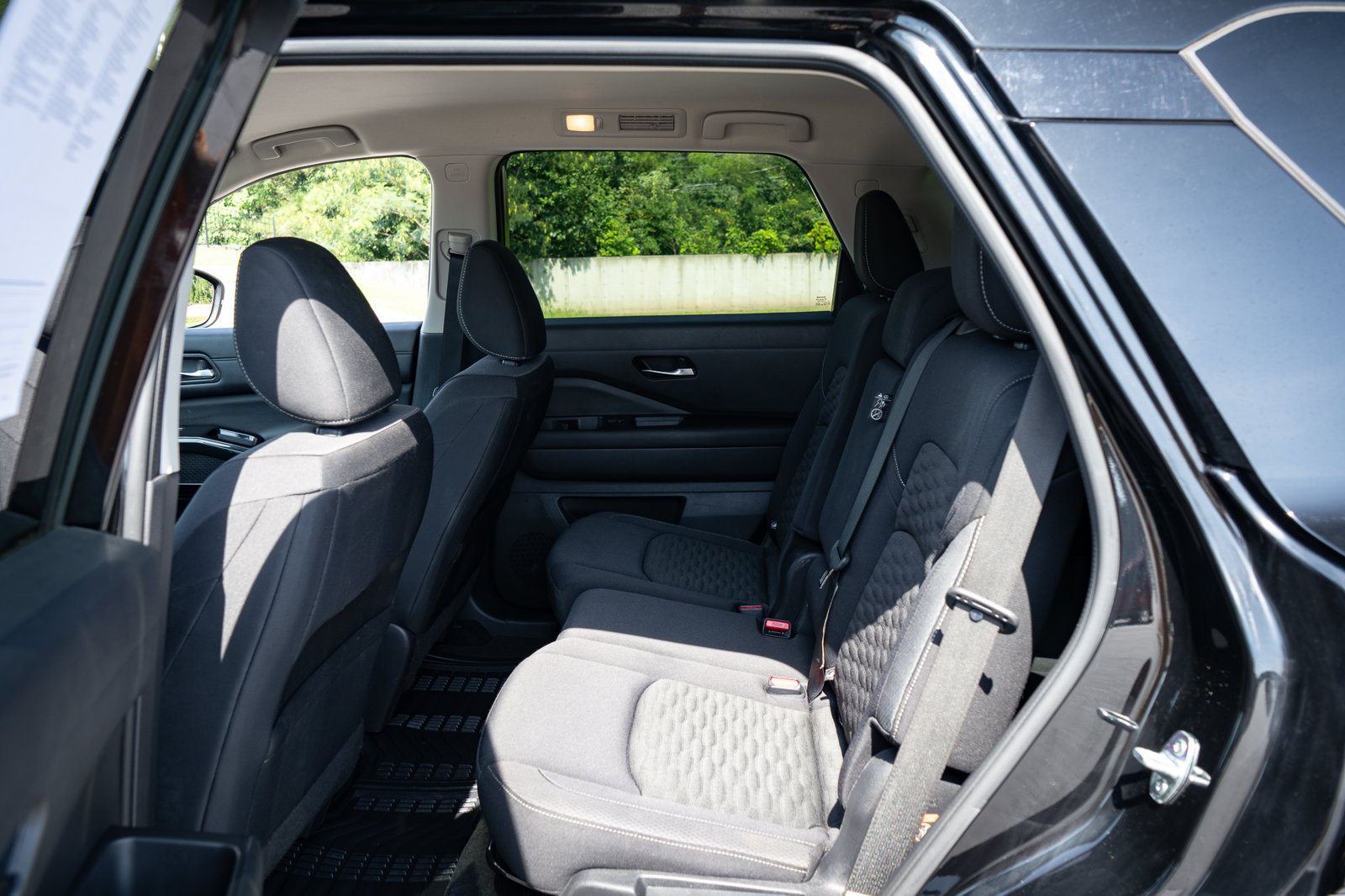 Used 2022 Nissan Pathfinder SV FWD image 18
