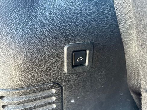 Used 2016 Lincoln Navigator Select AWD/4WD image 10