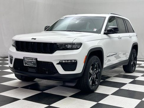 New 2025 Jeep Grand Cherokee Limited w/ Luxury Tech Group II image 4