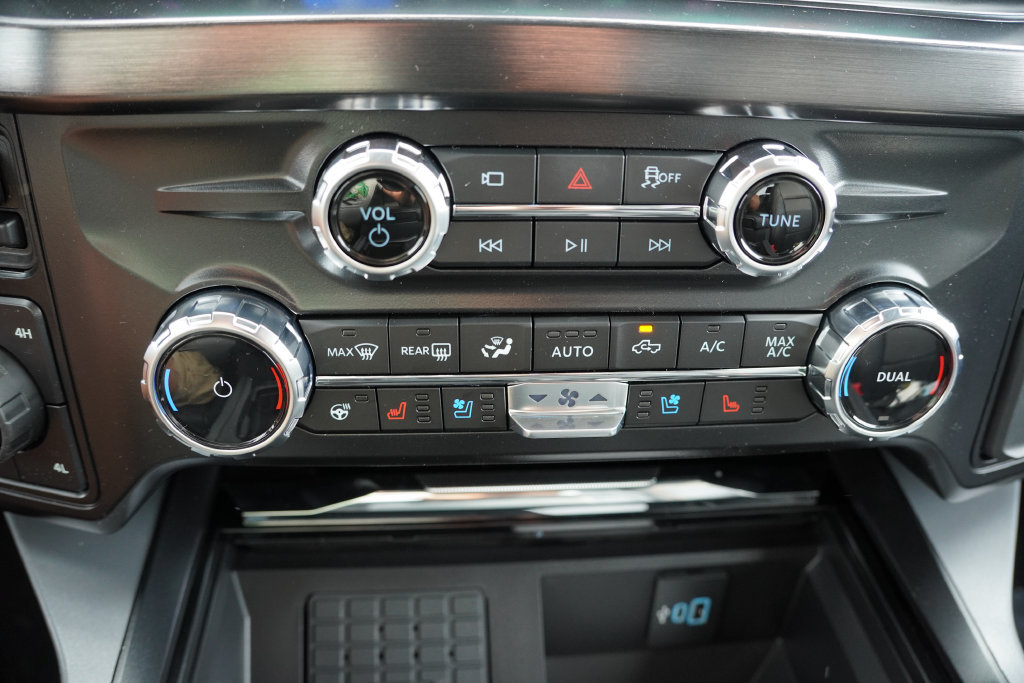 New 2027 Ford F350 Lariat w/ Black Appearance Package AWD/4WD image 17