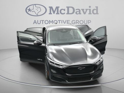 Used 2025 Ford Mustang Mach-E Premium AWD/4WD image 43