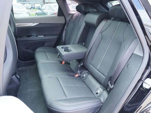 New 2025 Cadillac Optiq Luxury 2 image 8