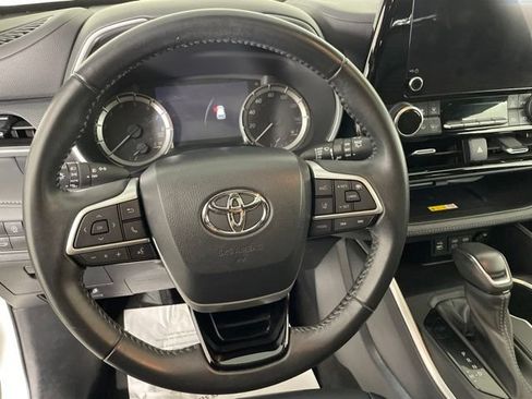 Used 2023 Toyota Highlander XSE AWD/4WD image 15