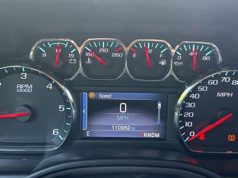 Used 2015 Chevrolet Suburban LT w/ Luxury Package AWD/4WD image 15