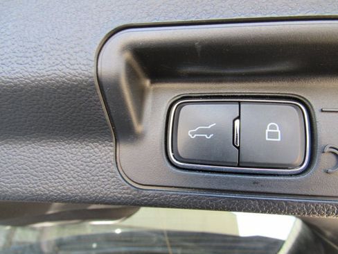 Used 2023 Ford Explorer XLT w/ Equipment Group 202A AWD/4WD image 36
