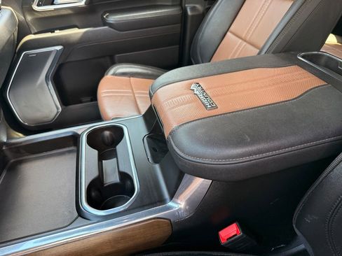 Used 2024 Chevrolet Silverado 2500 High Country w/ Technology Package AWD/4WD image 22