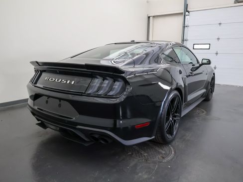 Used 2018 Ford Mustang GT Premium w/ GT Performance Package RWD image 3