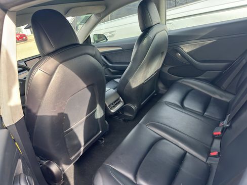 Used 2021 Tesla Model 3 Standard Range Plus image 4